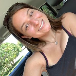 Meet your Posher, Julia